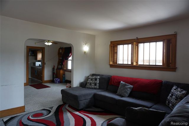 2008 University Avenue, Flint, MI 48504