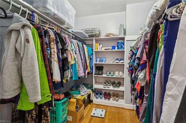 24 Langhorne RD, Newport News, VA 23606