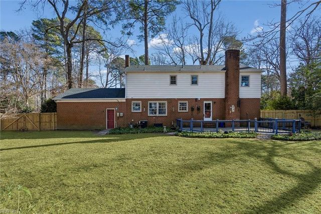 24 Langhorne RD, Newport News, VA 23606