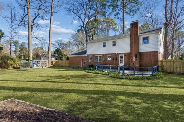 24 Langhorne RD, Newport News, VA 23606