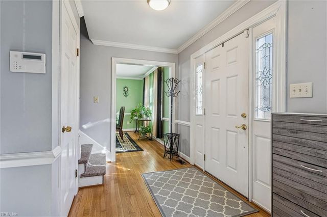 24 Langhorne RD, Newport News, VA 23606