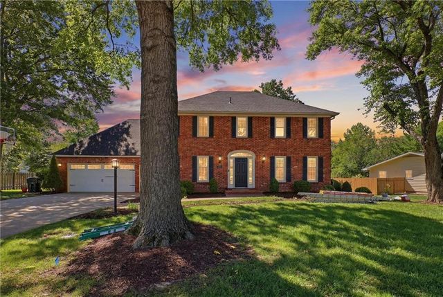 1536 Alvamar Drive, Lawrence, KS 66047