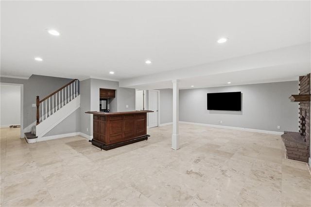 1536 Alvamar Drive, Lawrence, KS 66047
