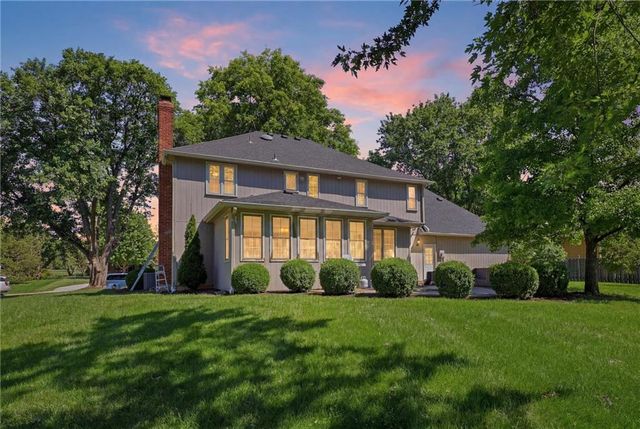 1536 Alvamar Drive, Lawrence, KS 66047