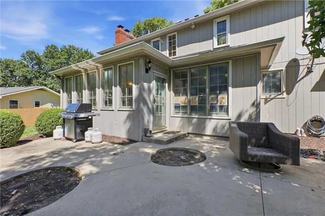 1536 Alvamar Drive, Lawrence, KS 66047