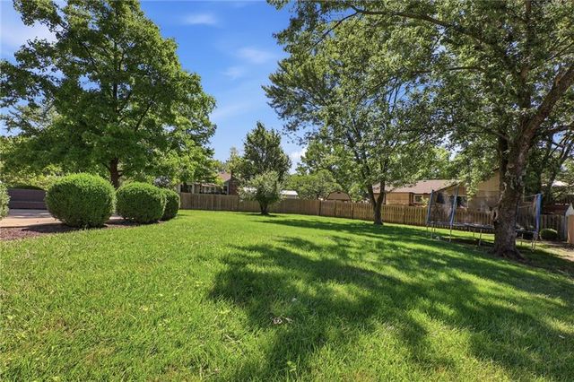 1536 Alvamar Drive, Lawrence, KS 66047