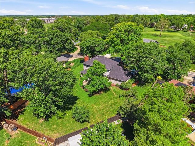 1536 Alvamar Drive, Lawrence, KS 66047