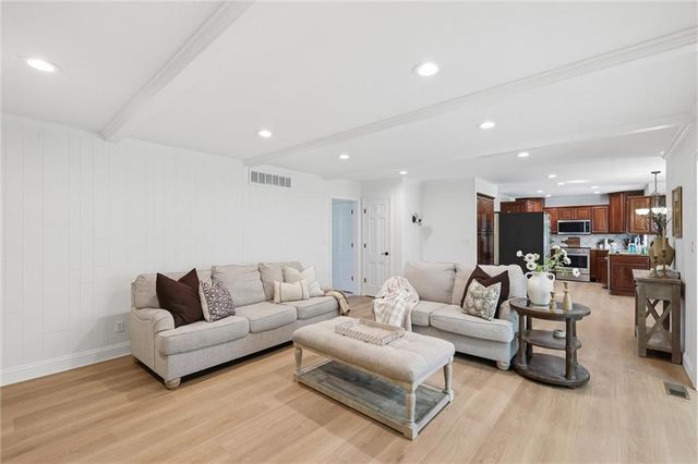 1536 Alvamar Drive, Lawrence, KS 66047