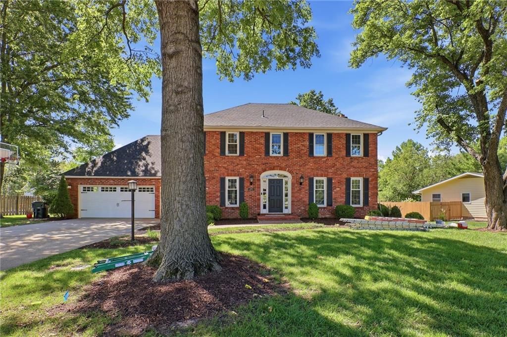 1536 Alvamar Drive, Lawrence, KS 66047
