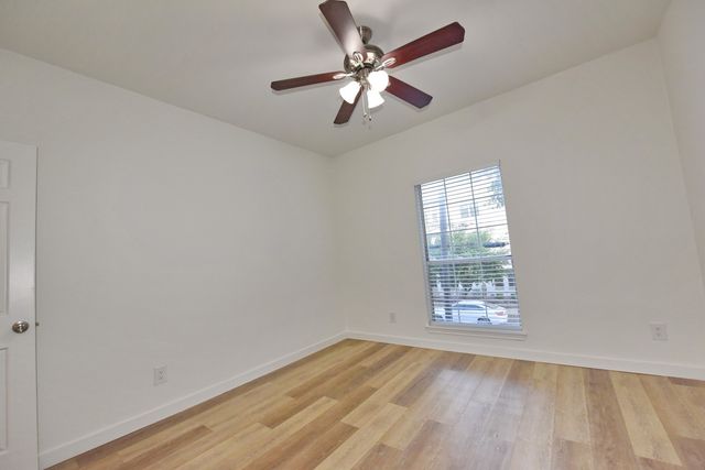 3701 Cedarplaza Lane 205, Dallas, TX 75209