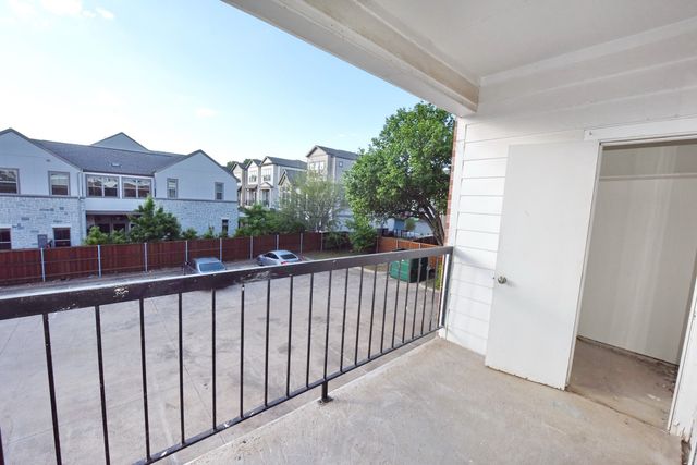 3701 Cedarplaza Lane 205, Dallas, TX 75209