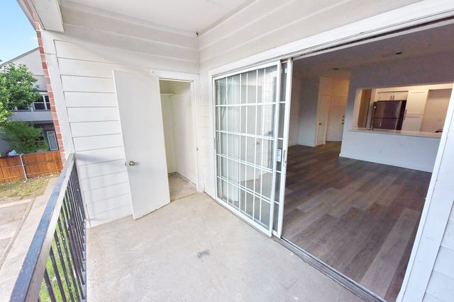 3701 Cedarplaza Lane 205, Dallas, TX 75209