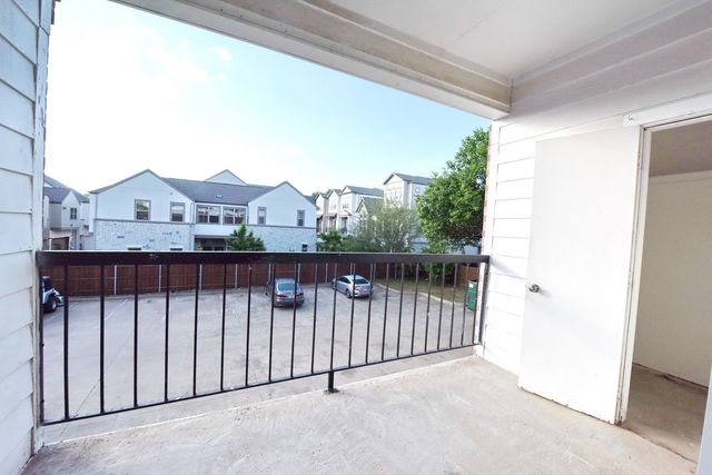 3701 Cedarplaza Lane 205, Dallas, TX 75209