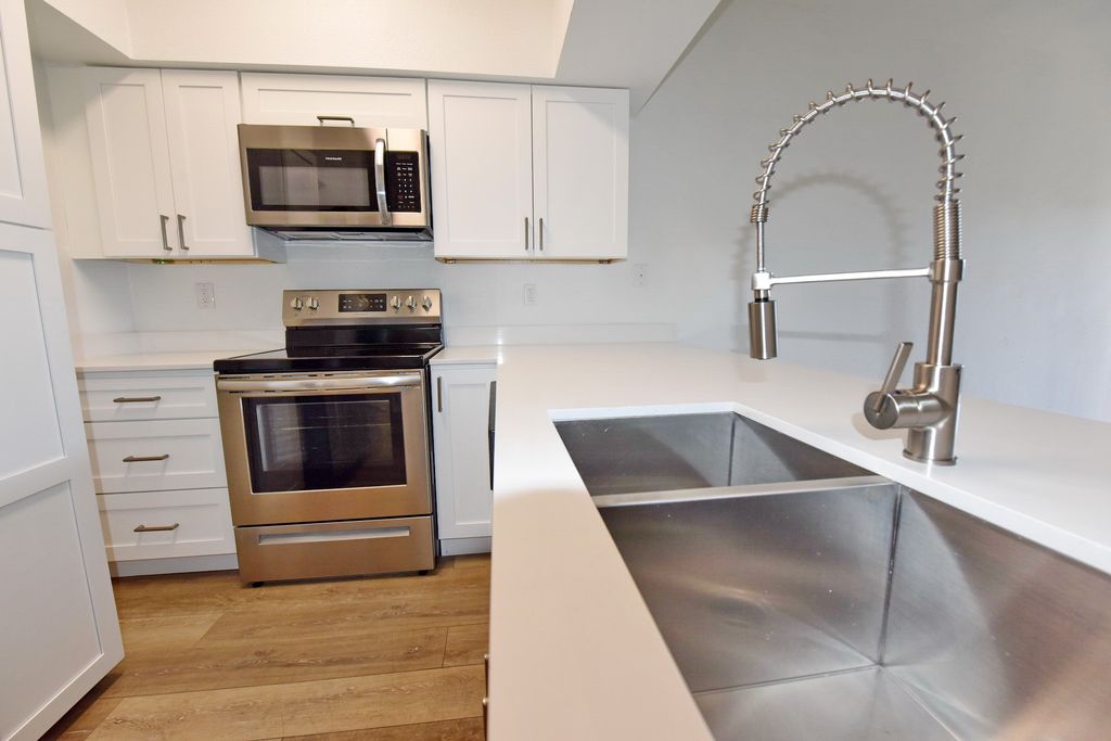 3701 Cedarplaza Lane 205, Dallas, TX 75209