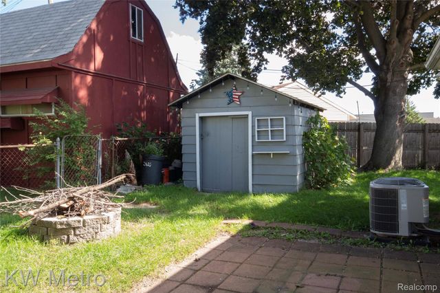 25405 Miracle Drive, Madison Heights, MI 48071