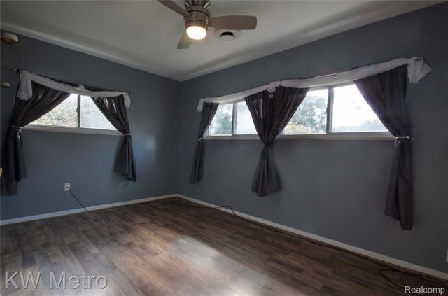 25405 Miracle Drive, Madison Heights, MI 48071