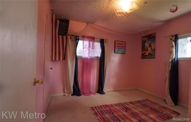 25405 Miracle Drive, Madison Heights, MI 48071