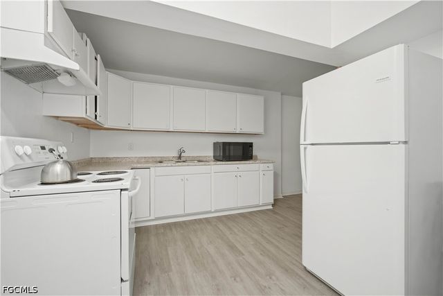 3026 2nd ST, Fort Myers, FL 33916