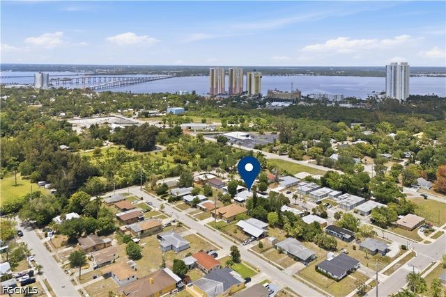 3026 2nd ST, Fort Myers, FL 33916