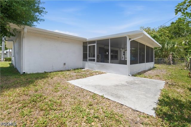 3026 2nd ST, Fort Myers, FL 33916