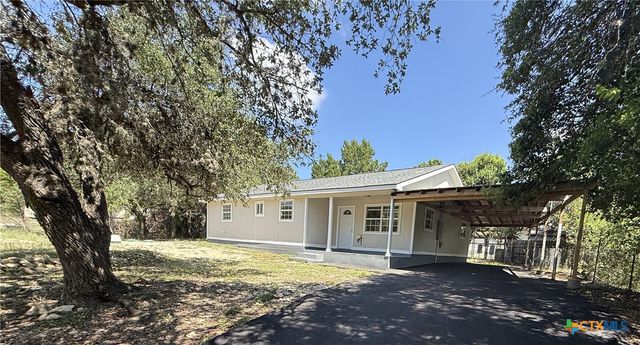 560 Wickford Way, Canyon Lake, TX 78133