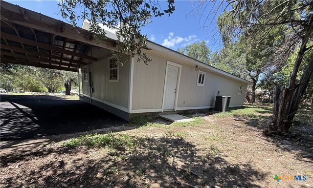 560 Wickford Way, Canyon Lake, TX 78133