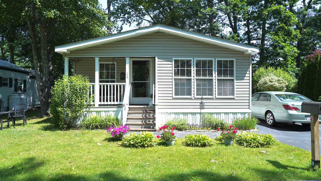 132A Robin Hood Drive, Exeter, NH 03833