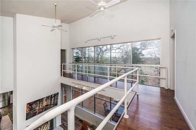 1 Drennon Drive, Eureka Springs, AR 72632