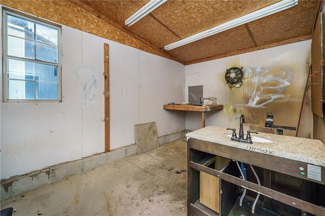 1 Drennon Drive, Eureka Springs, AR 72632