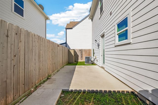 1257 W Tidwell Road, Houston, TX 77091