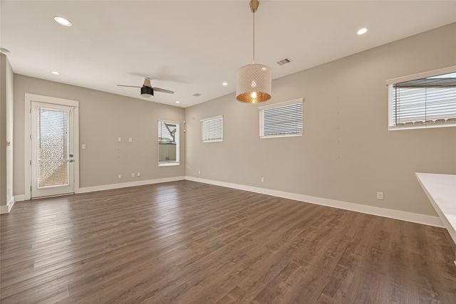 1257 W Tidwell Road, Houston, TX 77091