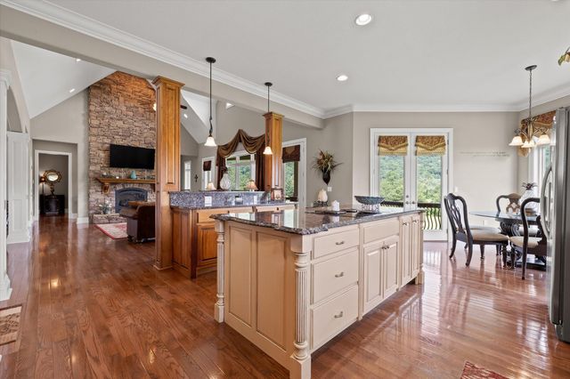 554 Castle Drive, Trenton, GA 30752