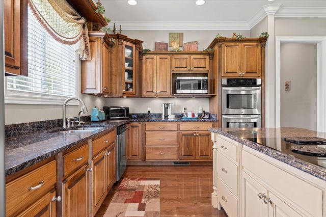 554 Castle Drive, Trenton, GA 30752
