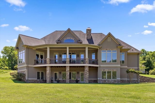 554 Castle Drive, Trenton, GA 30752