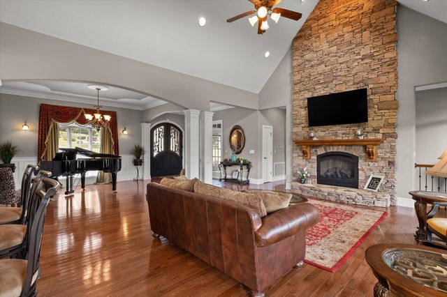 554 Castle Drive, Trenton, GA 30752