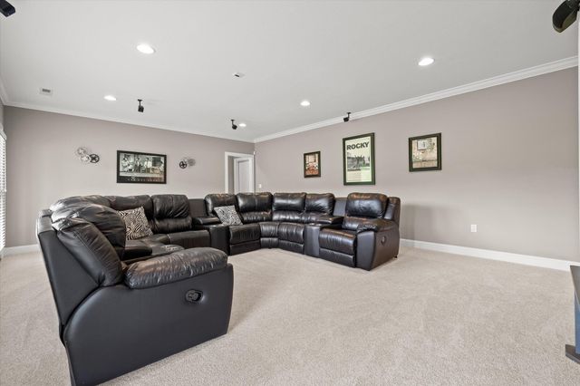 554 Castle Drive, Trenton, GA 30752