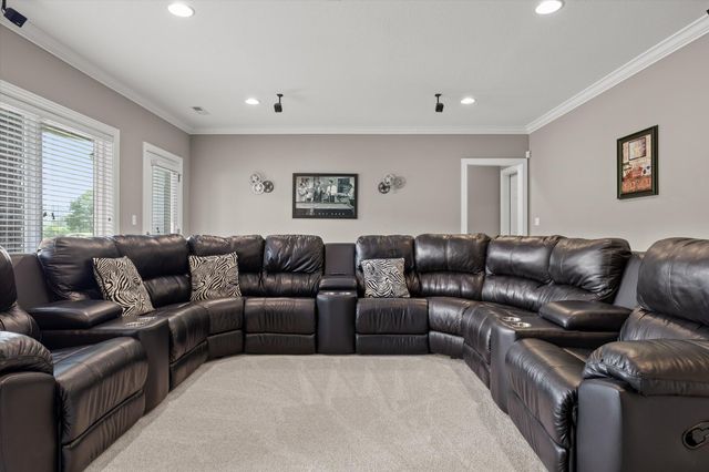 554 Castle Drive, Trenton, GA 30752