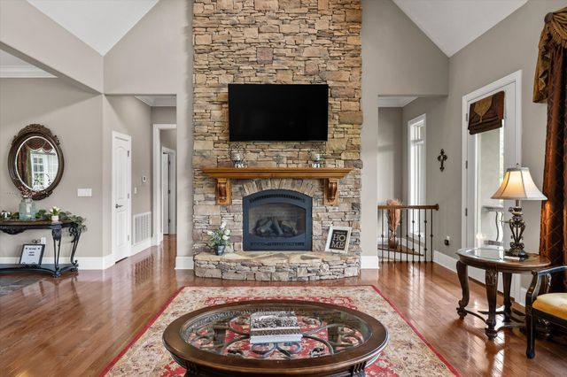 554 Castle Drive, Trenton, GA 30752