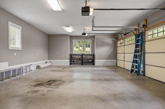 554 Castle Drive, Trenton, GA 30752