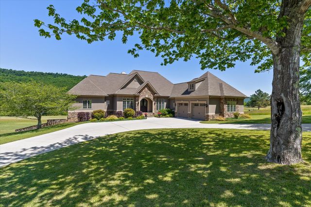 554 Castle Drive, Trenton, GA 30752