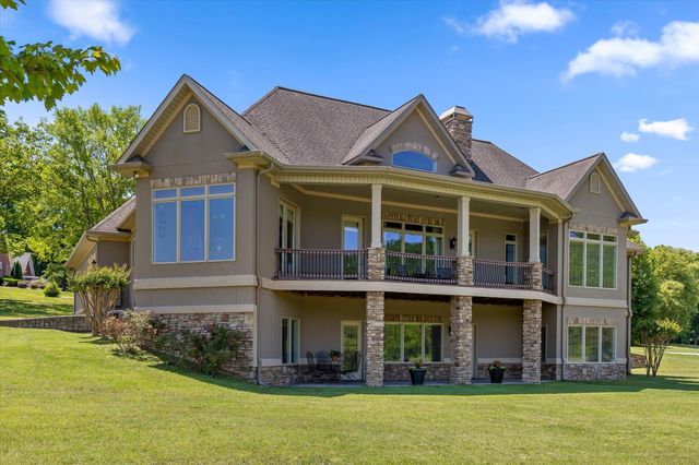 554 Castle Drive, Trenton, GA 30752