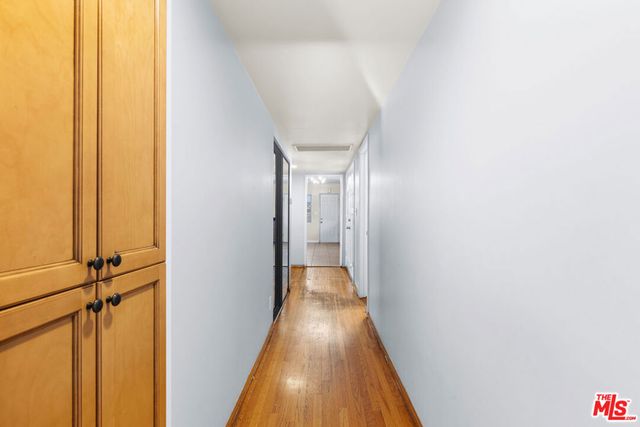 7039 Wortser Avenue, North Hollywood, CA 91605