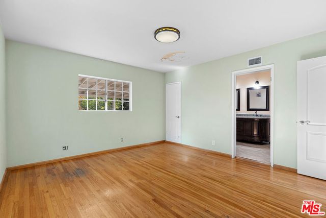 7039 Wortser Avenue, North Hollywood, CA 91605