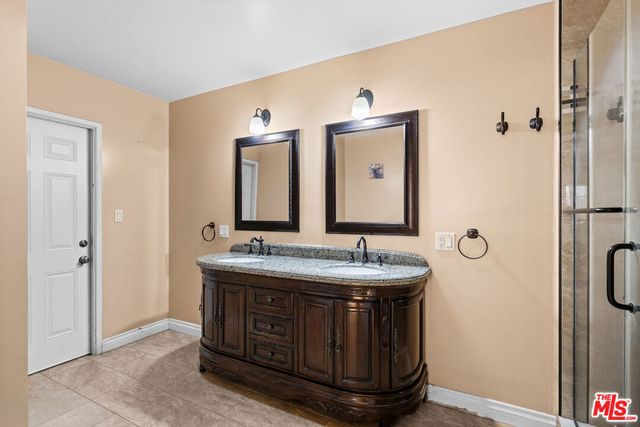 7039 Wortser Avenue, North Hollywood, CA 91605