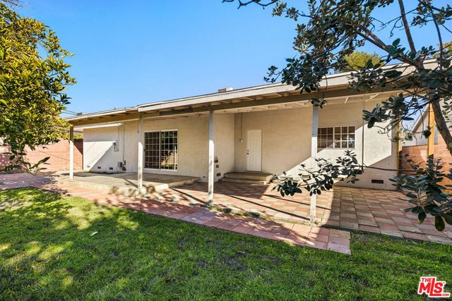 7039 Wortser Avenue, North Hollywood, CA 91605