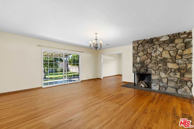 7039 Wortser Avenue, North Hollywood, CA 91605