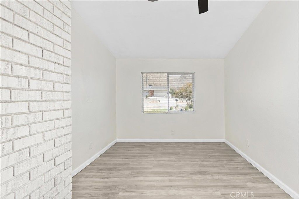 Image 16 of property listing at 15944 Wintun Road, Apple Valley, CA 92307