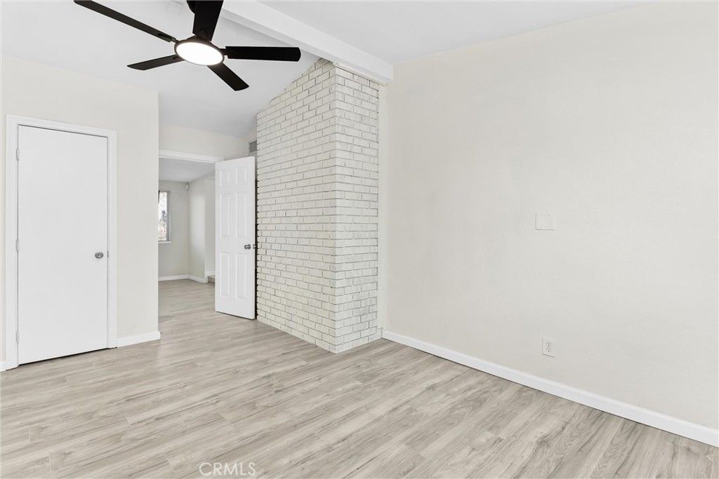 Image 17 of property listing at 15944 Wintun Road, Apple Valley, CA 92307