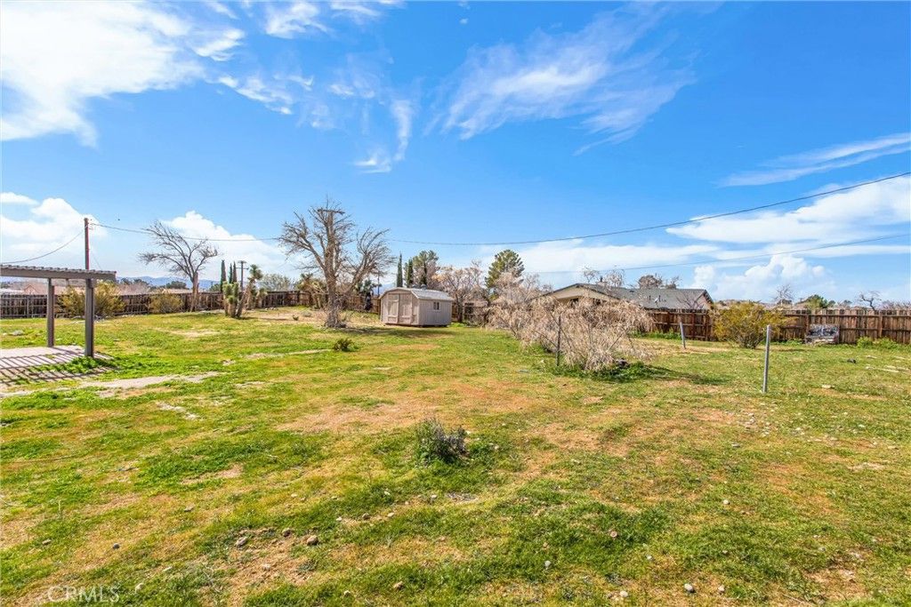 Image 28 of property listing at 15944 Wintun Road, Apple Valley, CA 92307