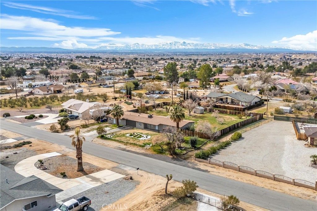 Image 44 of property listing at 15944 Wintun Road, Apple Valley, CA 92307